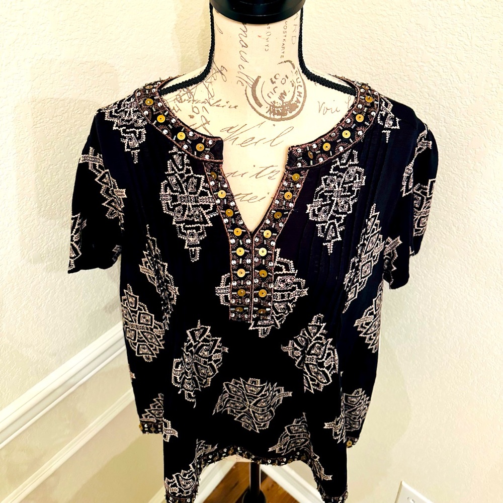 NWT Black/Gold Embroidered Anthropologie Tunic Size L